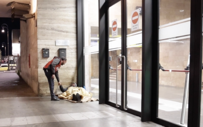 Notte Fuori: il documentario di Carlotta Cerquetti sul grande impegno collettivo per le persone senza dimora